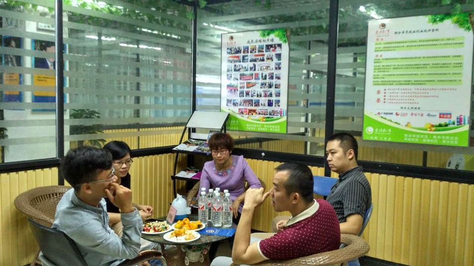 指導財經(jīng)學(xué)院校區工作開(kāi)展